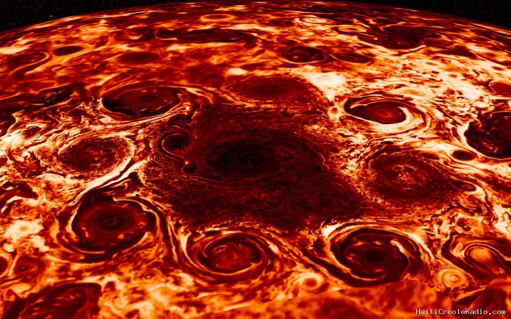 Reproduits en laboratoire, les « cristaux de cyclones » de Jupiter livrent leurs secrets