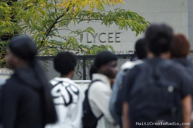 Retour à “ground zero”, le lycée Saint-Exupéry de Créteil où tout a commencé