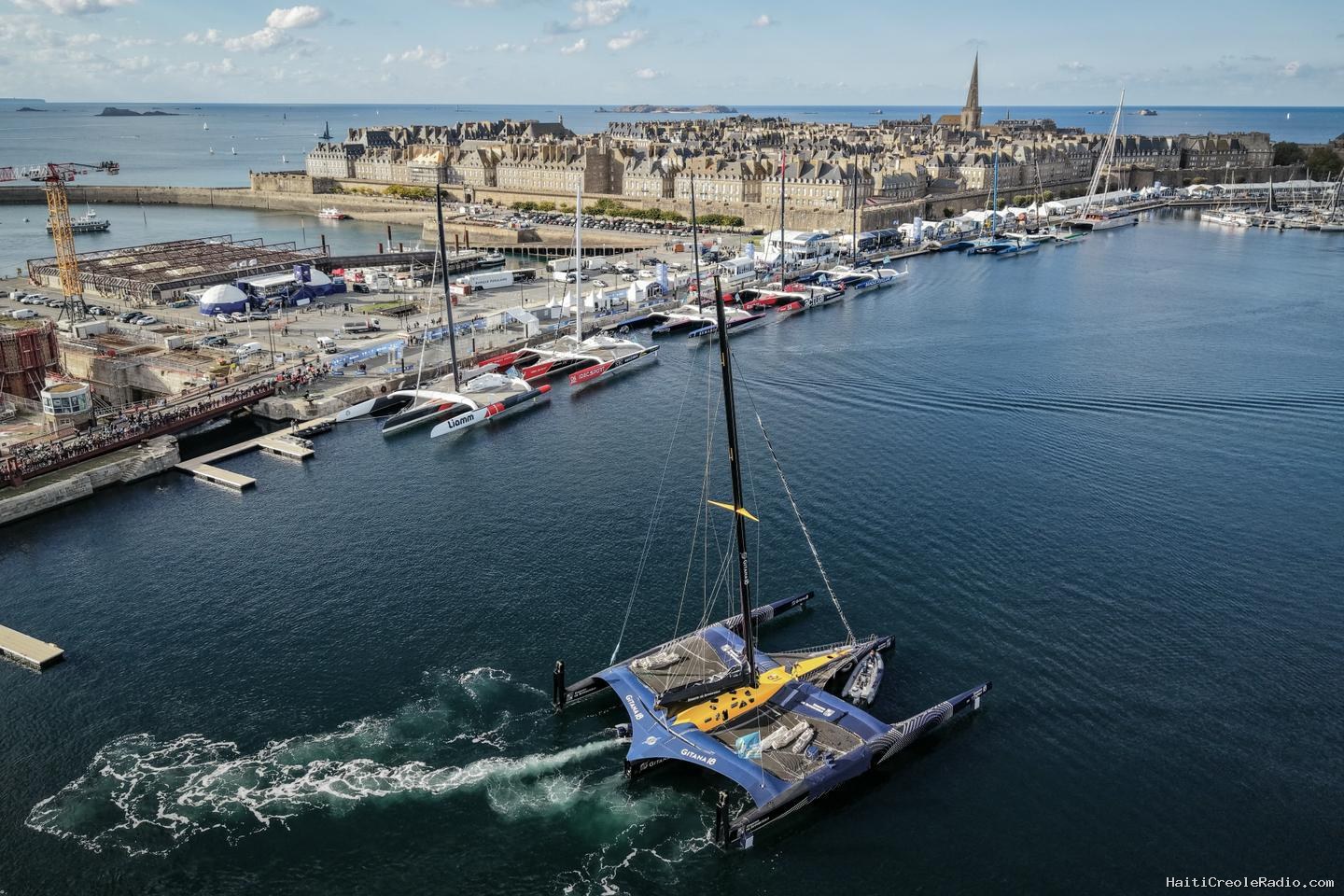 Route du rhum : à bord de « Maxi-Edmond-de-Rothschild », le maxi-trimaran flambant neuf de Charles Caudrelier
