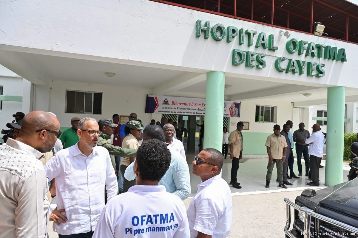 Santé : Alix Didier Fils-Aimé annonce une baisse du coût de la dialyse aux Cayes et de nouveaux équipements pour le service