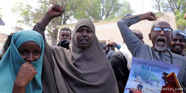 Somalie : le gouvernement annonce une « période de transition » à la fin d’un mandat présidentiel sans élections à l’horizon