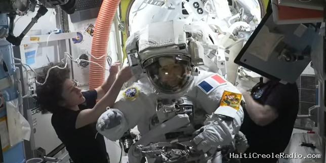 Sophie Adenot a effectué sa deuxième sortie hors de l’ISS, pour terminer d’y remplacer une antenne défectueuse