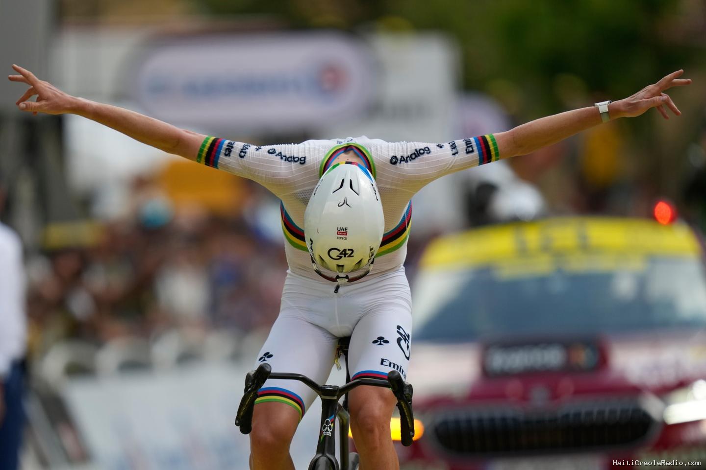Tour de France 2026 : Tadej Pogacar « adore la chaleur » désormais, et assomme la concurrence