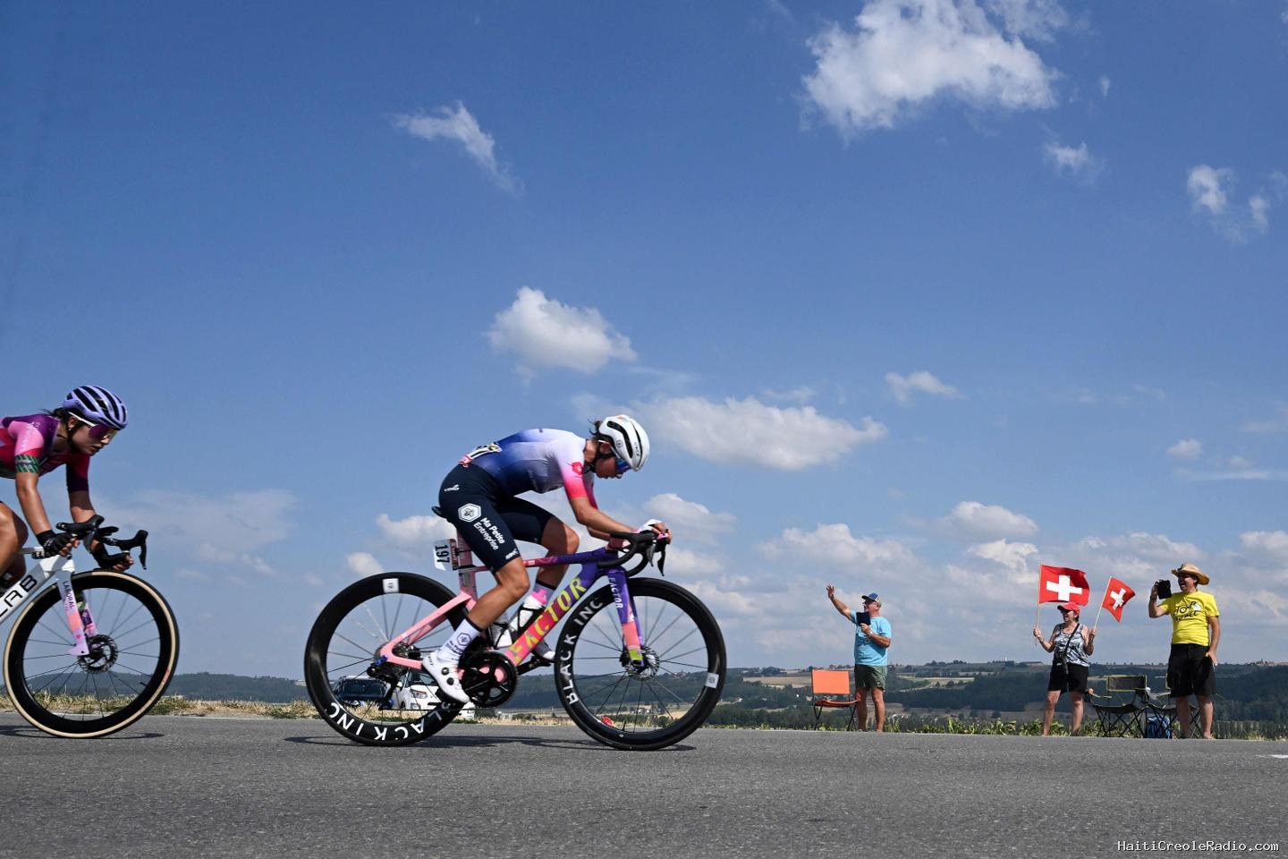 Tour de France Femmes : avec ses 500 partenaires, l’équipe Ma Petite Entreprise détonne dans le peloton