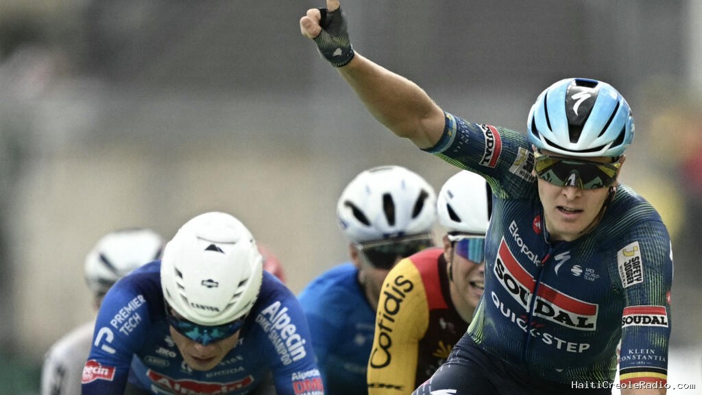 Tour de France: le Belge Tim Merlier lève les bras à Chalon-sur-Saône sur la 12e étape