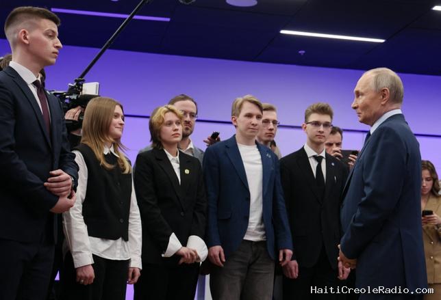 “Une opportunité unique" : l’armée russe pousse les étudiants à rejoindre ses rangs