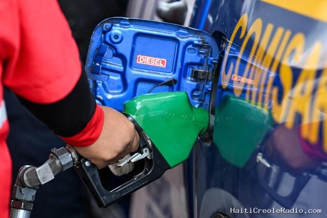 Une vague mondiale d’aides au carburant pour endiguer la flambée des prix à la pompe