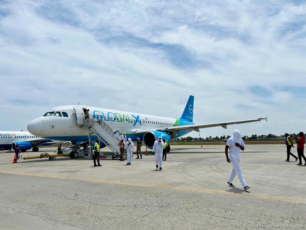 USA TODAY – « Not a safe place: Deported Haitians face violence, uncertainty », 21 octobre 2026