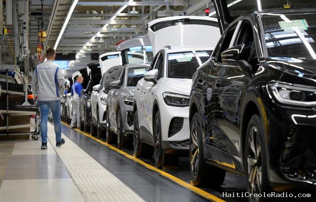 Volkswagen supprime 50 000 emplois de plus : “Cela ne sera sans doute pas suffisant”
