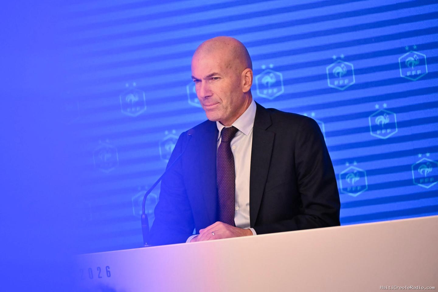 Zinédine Zidane va dévoiler sa première liste de joueurs et endosser pleinement le costume de sélectionneur des Bleus